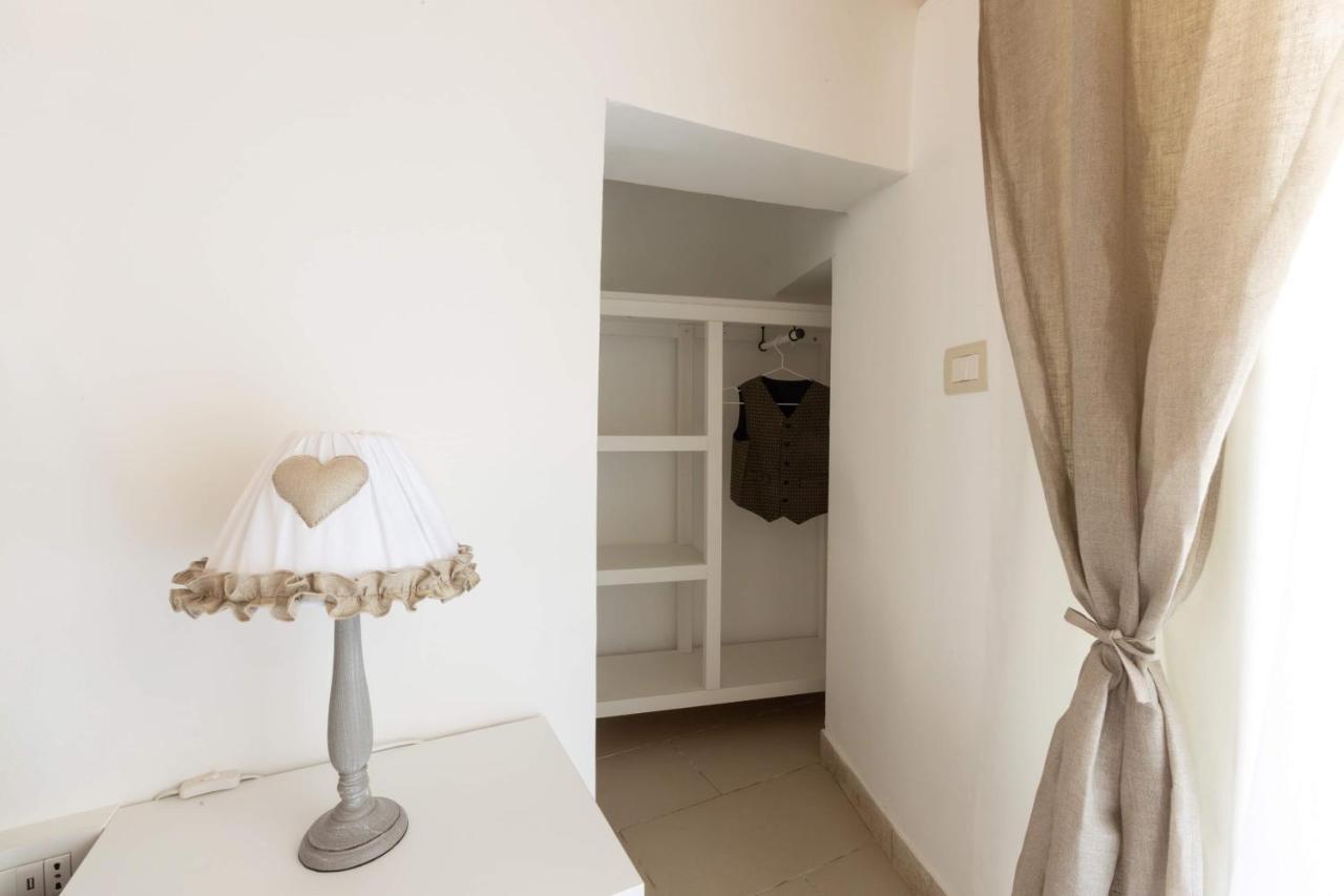 B&B La Finestra Sui Giardini 산테라모 인 콜레 외부 사진