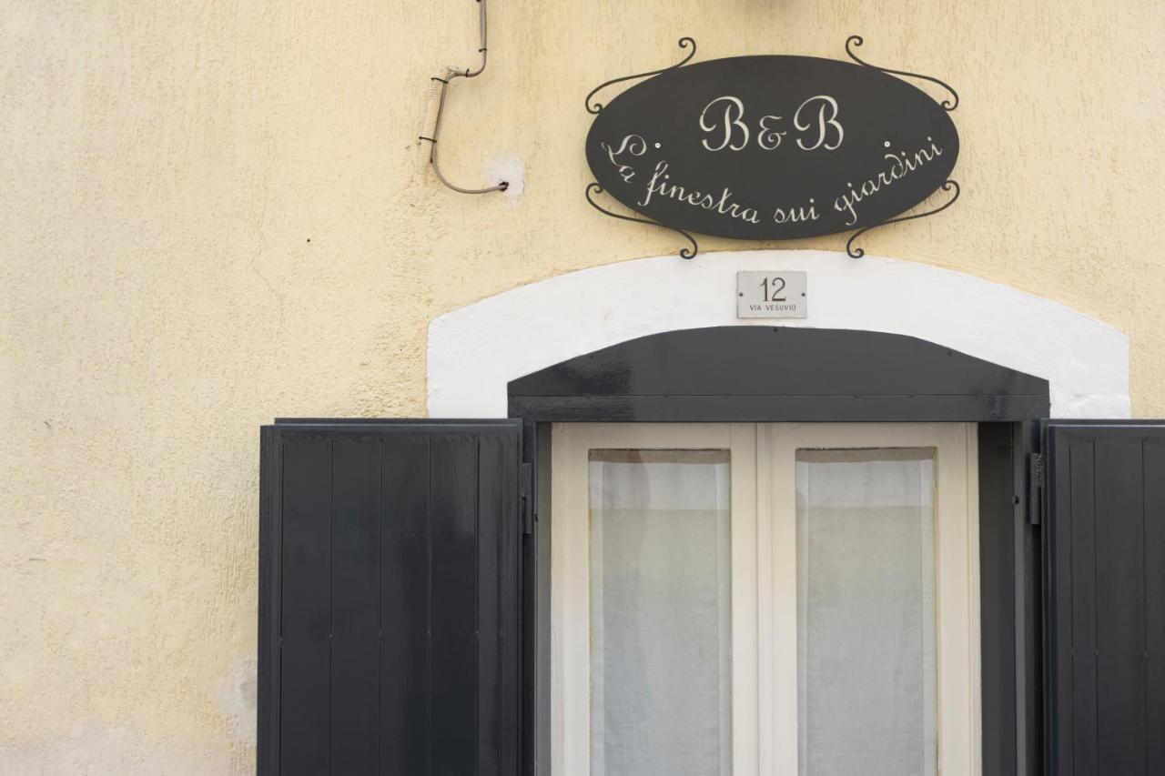 B&B La Finestra Sui Giardini 산테라모 인 콜레 외부 사진